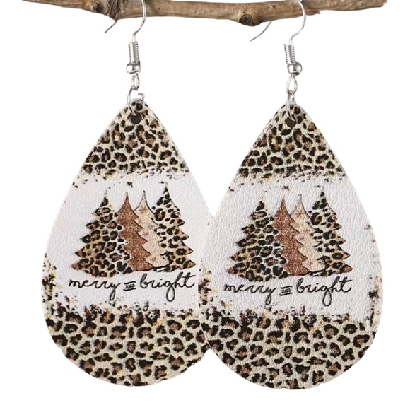 Leopard Pine Tree Earrings "Merry & Bright" Faux Leather Winter Christmas NEW - Picture 3 of 5